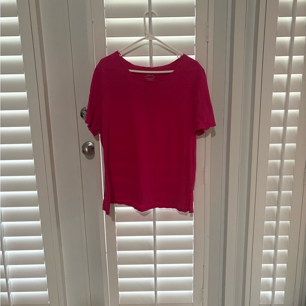 Chico's Fuchsia Button-Back Short Sleeve Top